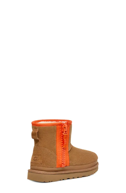 UGG Womens Classic Mini Zipper Tape Logo Boots
