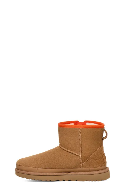 UGG Womens Classic Mini Zipper Tape Logo Boots